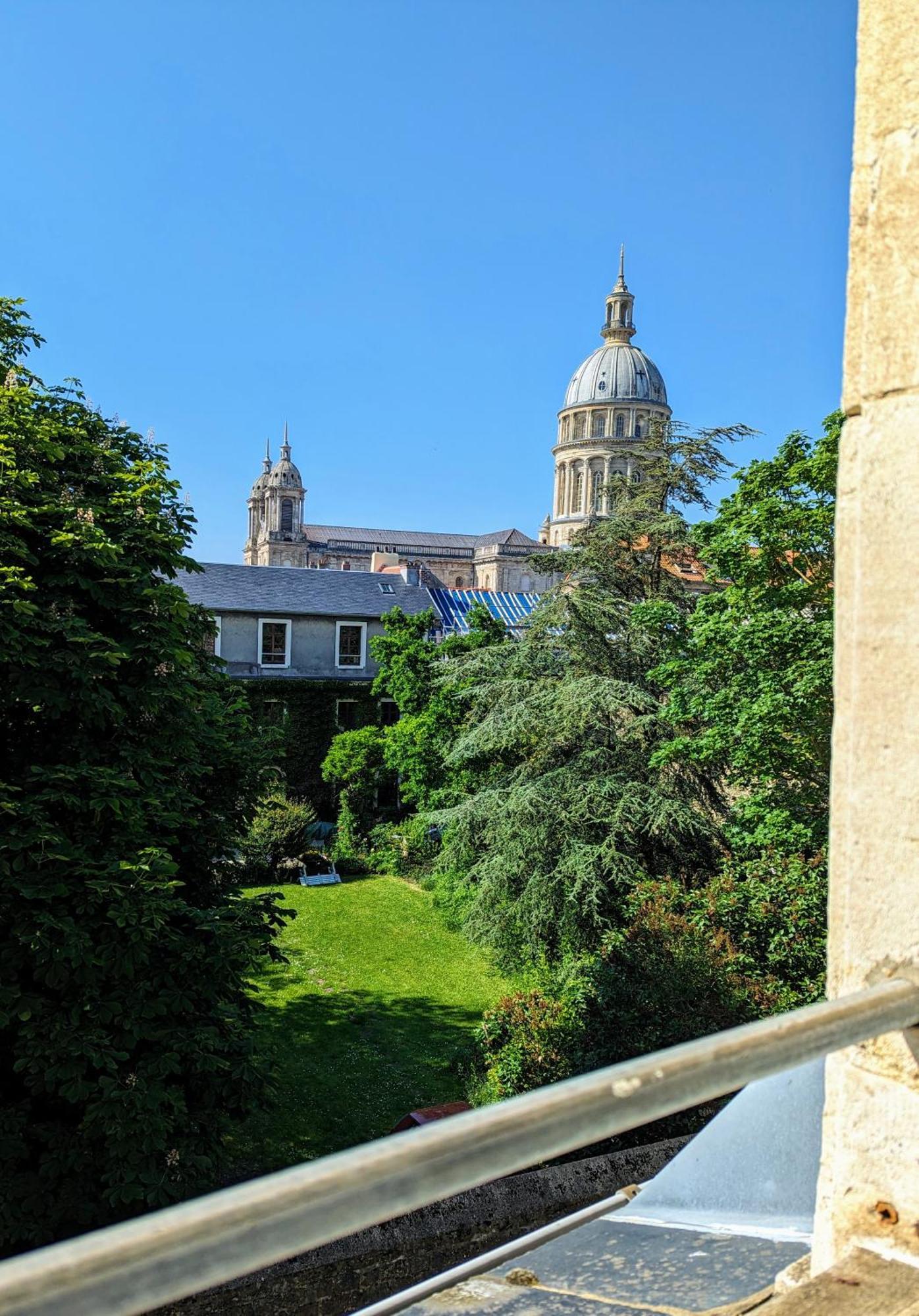 Vue Basilique, Au Coeur De La Vieille Ville Boulogne-sur-Mer Exterior foto